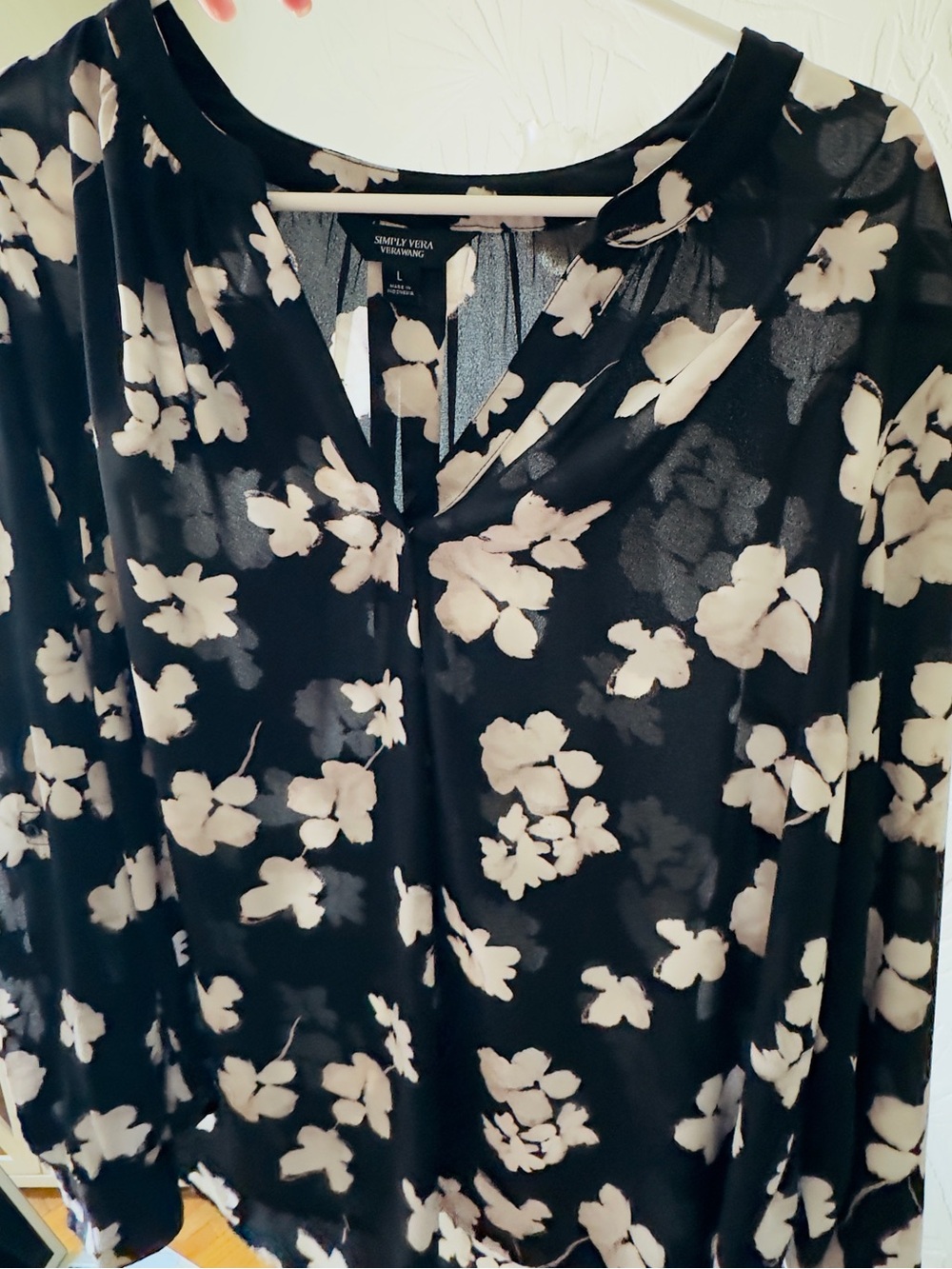Simply Vera Vera Wang Black and White Floral Wrap Top - Picture 6 of 7